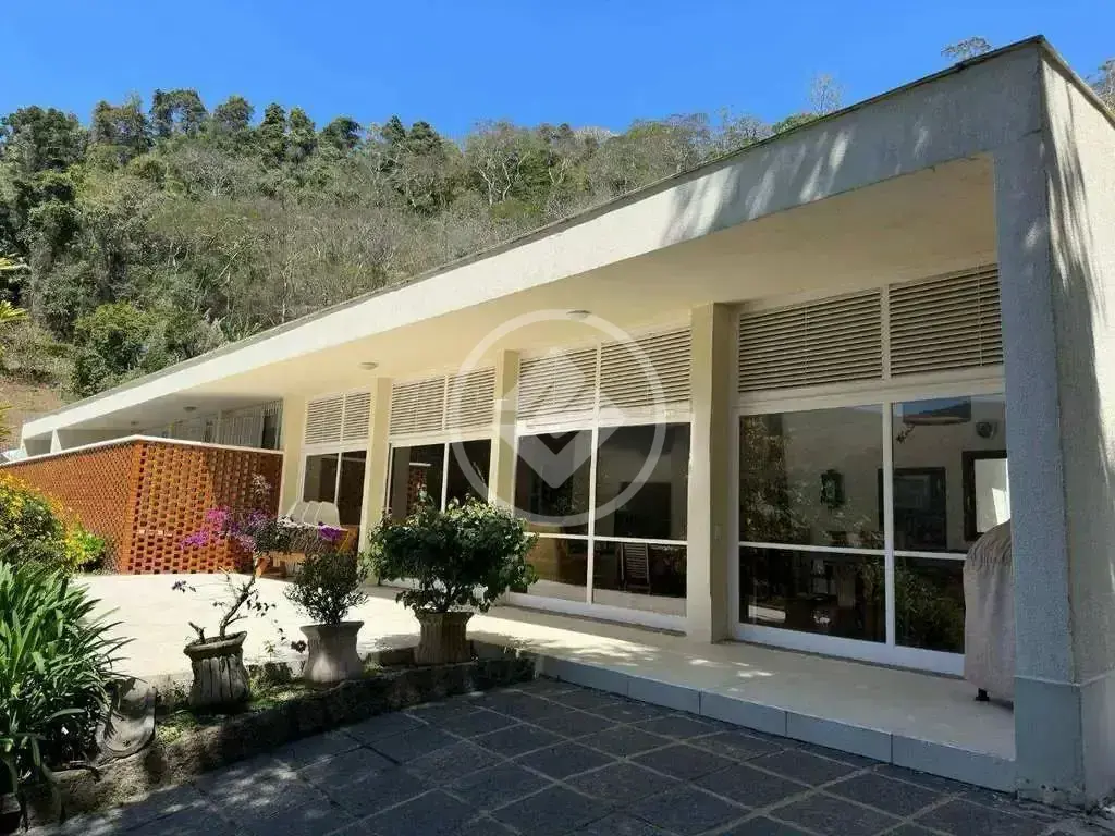 Sítio à venda com 5 Quartos sendo 4 suítes - Três Córregos - Teresópolis/RJ