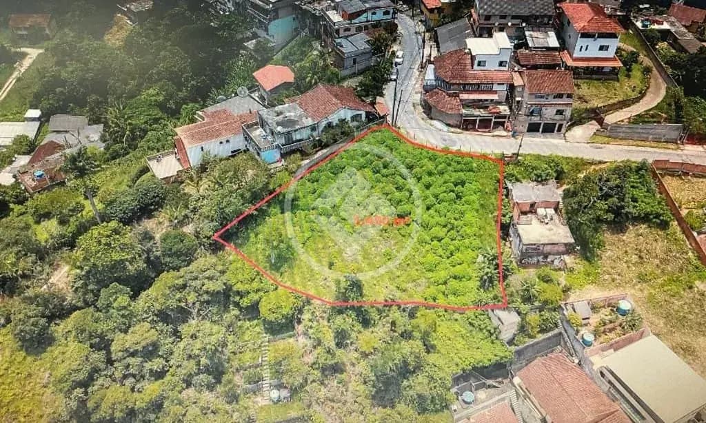 Terreno à venda - 1.450 m² no bairro do Vale Paraíso - Teresópolis/ RJ.