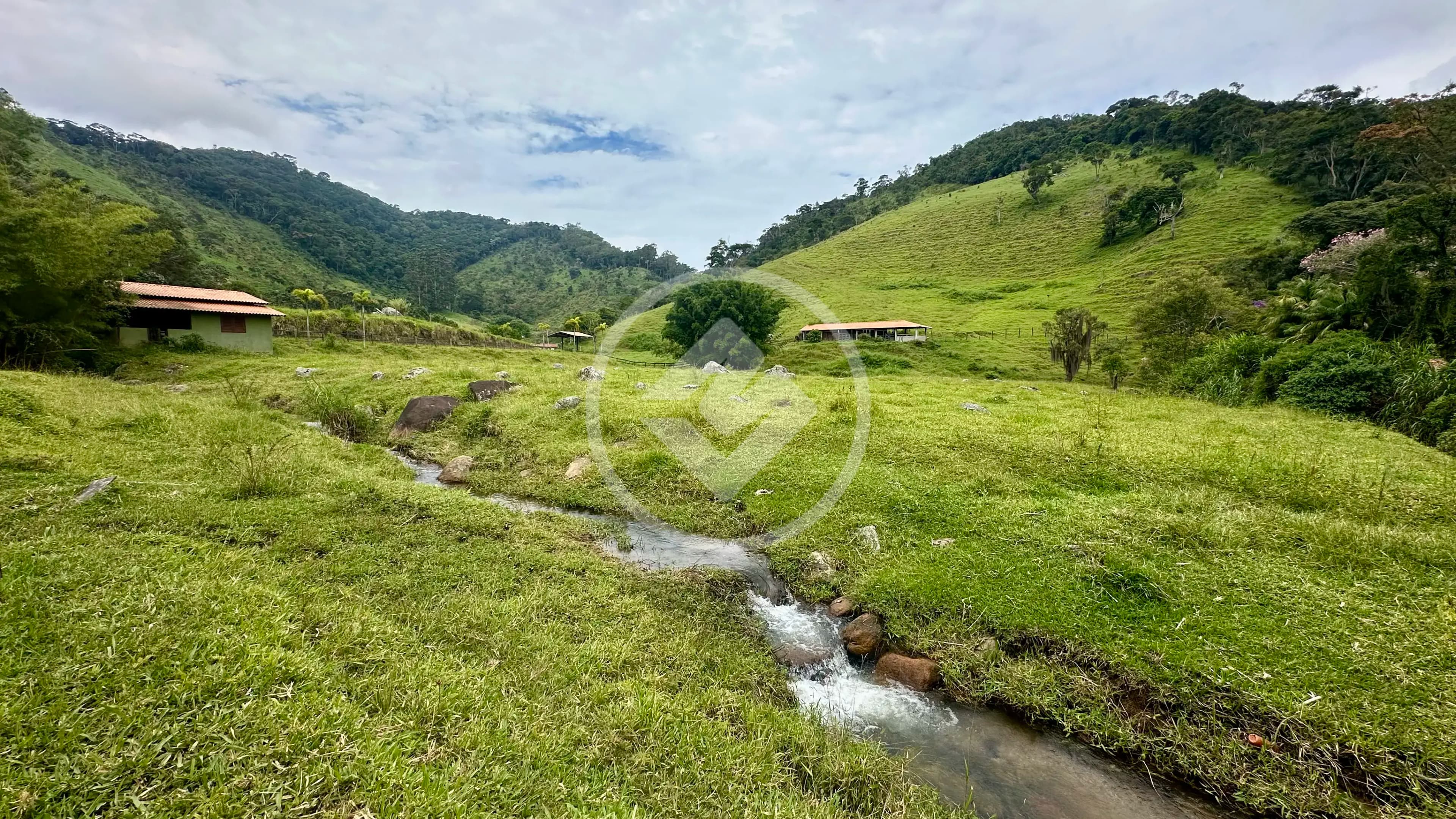 Sítio à venda com 62.000 m² por R$1.600.000,00 - Corrego das Pedras - Teresópolis/Rj