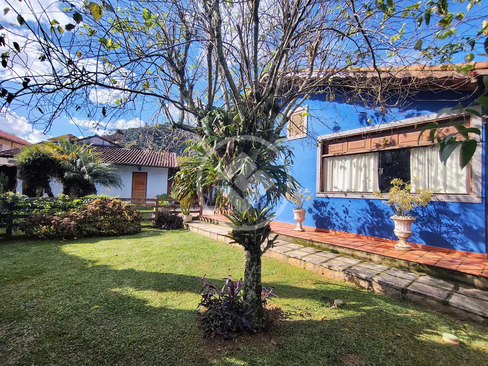 Ampla propriedade composta de duas casa em Araras - Teresópolis/RJ.