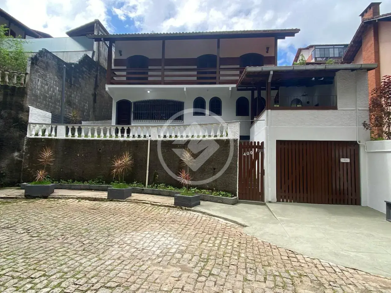 Casa com 4 quartos à venda por R$850.000,00 no bairro do Alto. Teresópolis-RJ