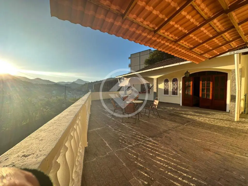 Casa fora de condomínio com vista