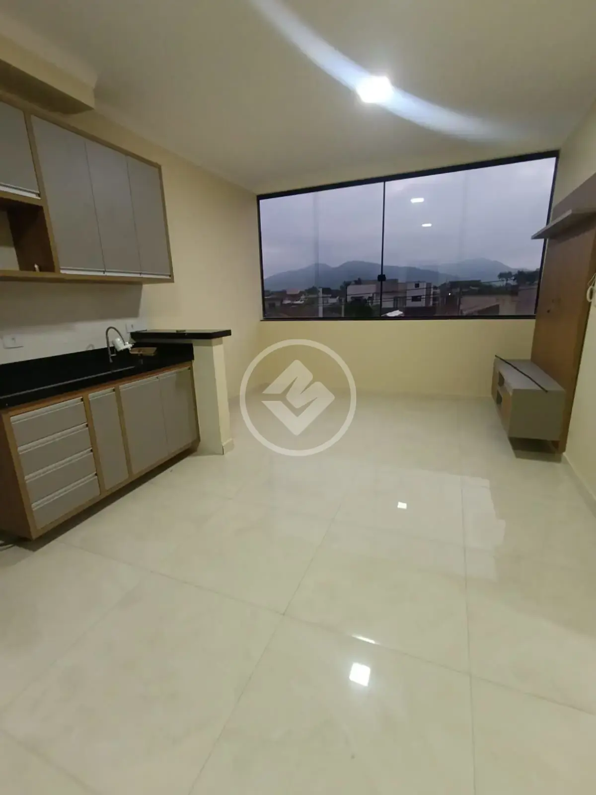 Apartamento aconchegante para locação em Ubatuba, região central- 2 dormitórios + suíte