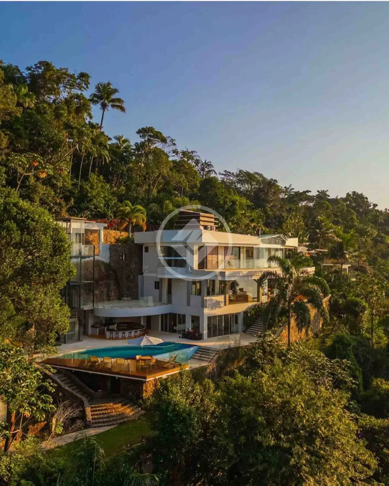 Casa Condomínio Vermelha do Sul em Ubatuba