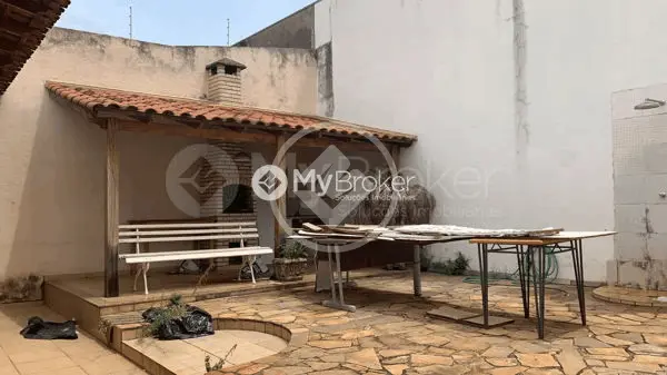 Casa 5 quartos no BRASIL, Uberlândia — foto 3 de 6