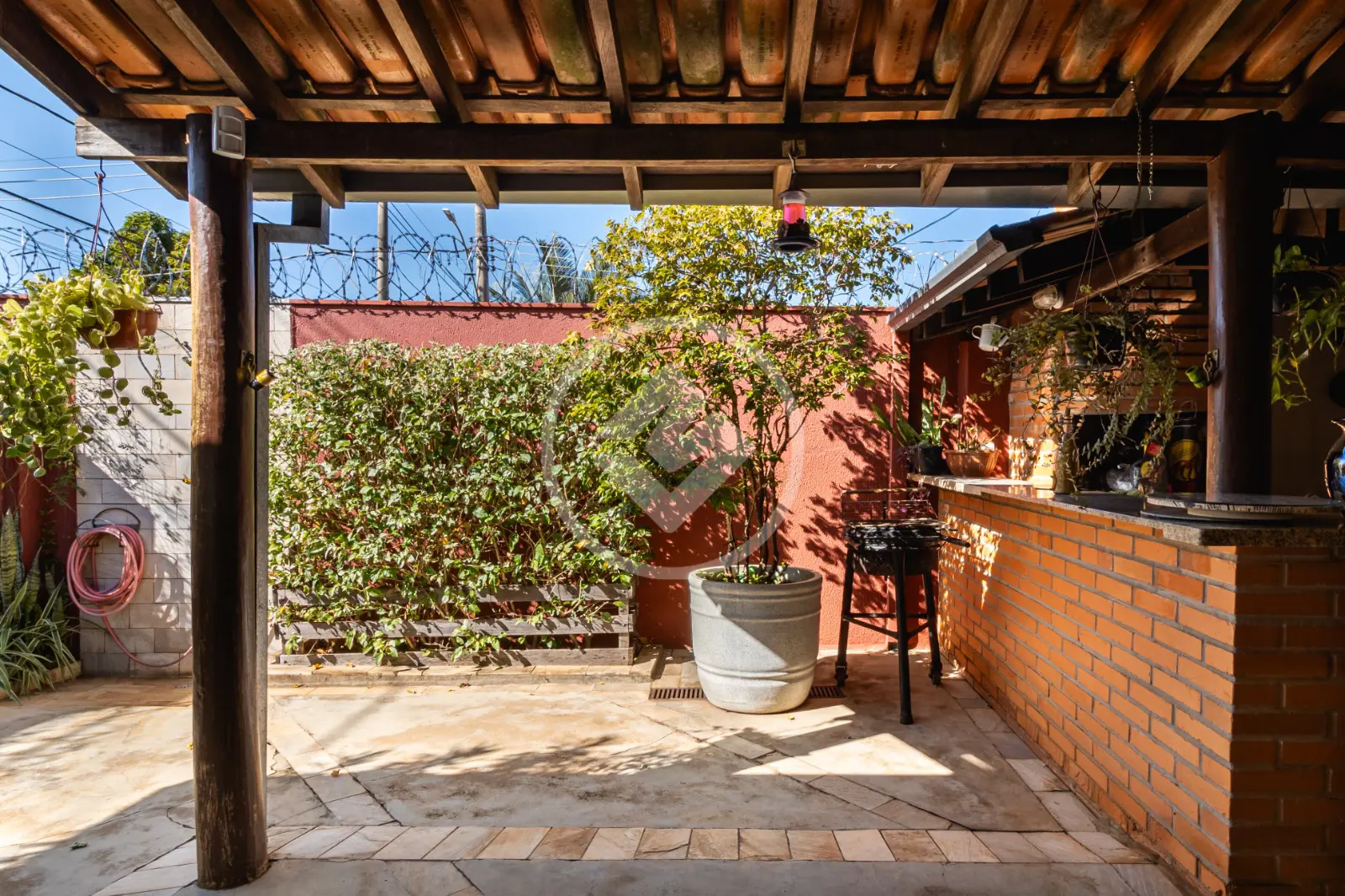 Casa à venda com 3 quartos, sendo 1 suíte – 120 m²- Vigilato Pereira - Uberlândia/MG