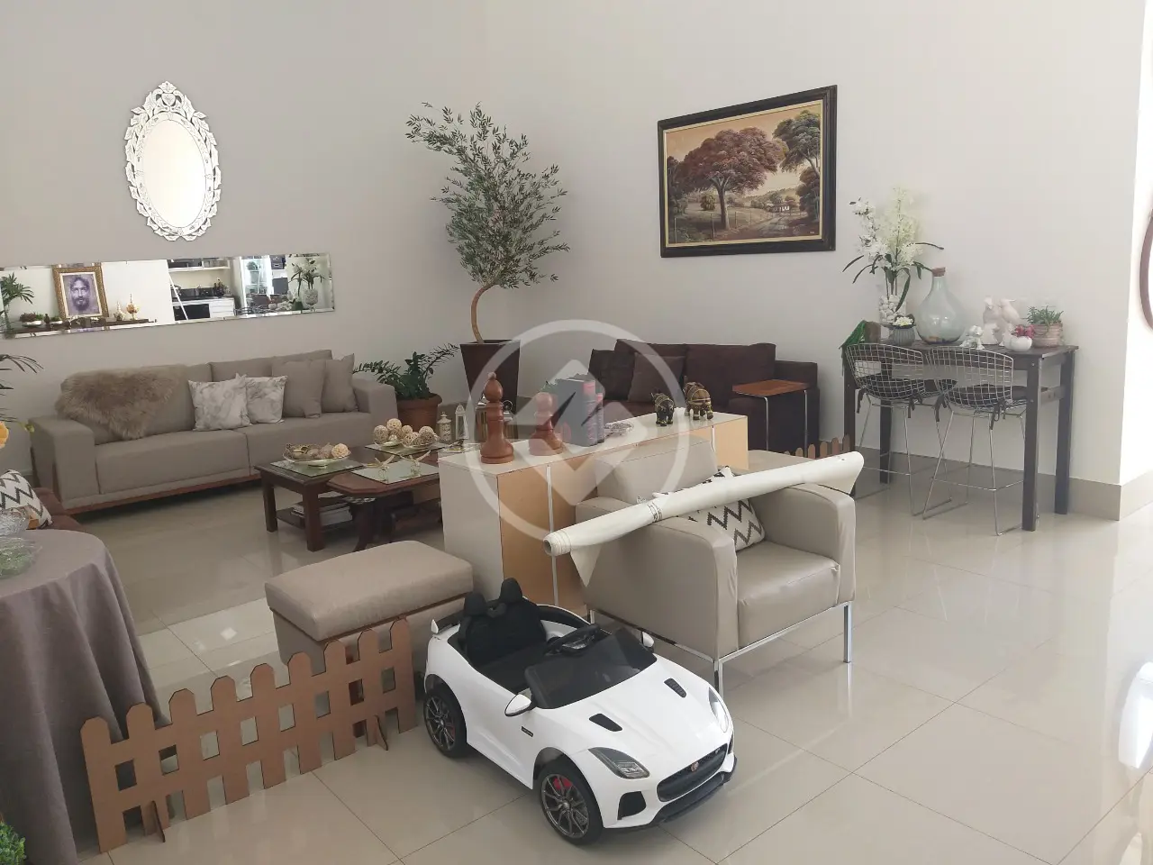 Casa à venda com 3 quartos, sendo 1 suíte – 330 m²- Jardim da Colina- Uberlândia/MG