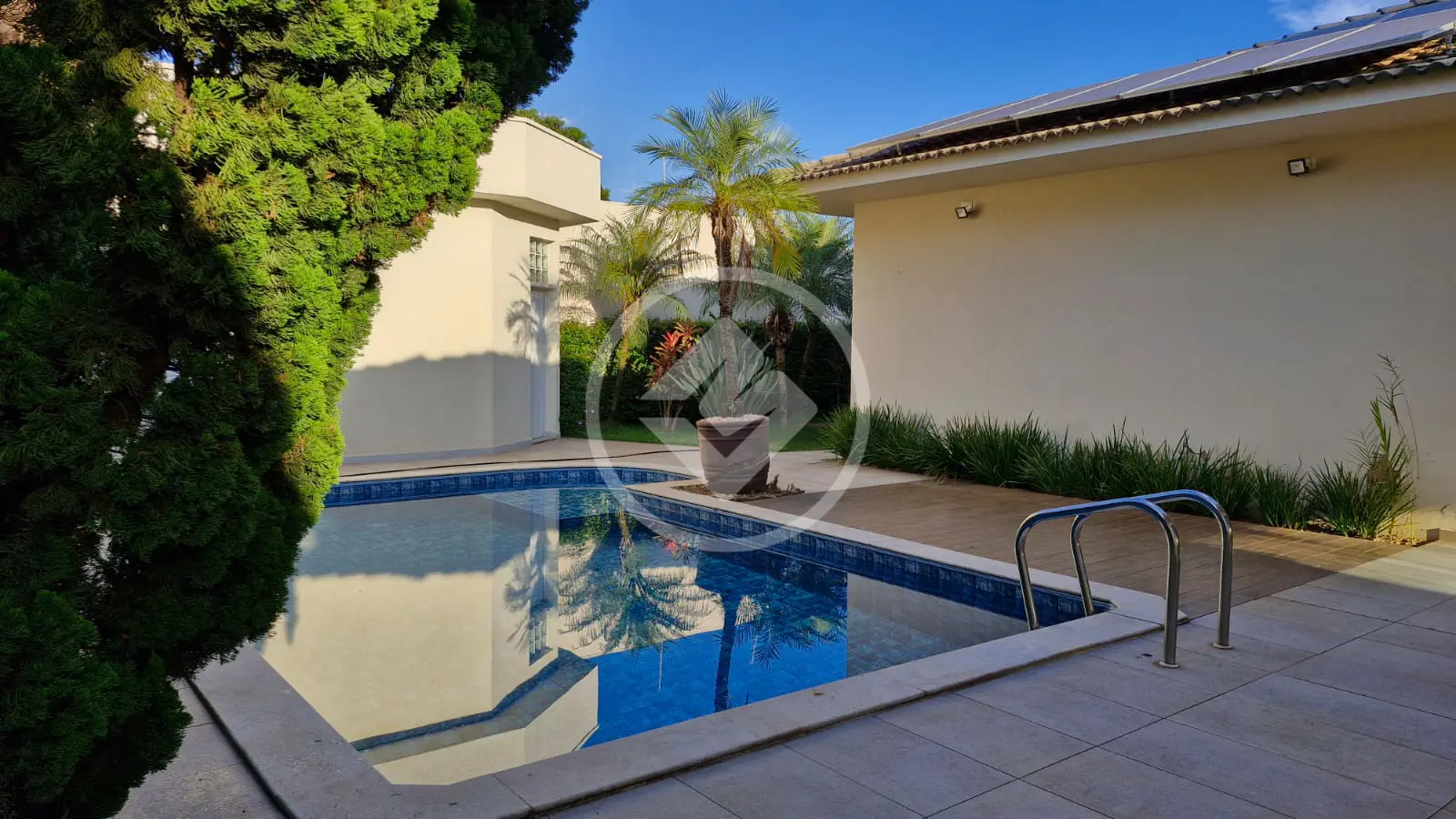 Casa à venda com 5 quartos, sendo 5 suítes – 350 m²- Lagoinha - Uberlândia/MG