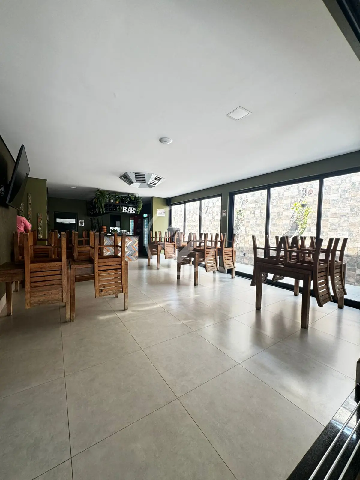 Casa Comercial 3 quartos no Cidade Jardim, Uberlândia — foto 3 de 6