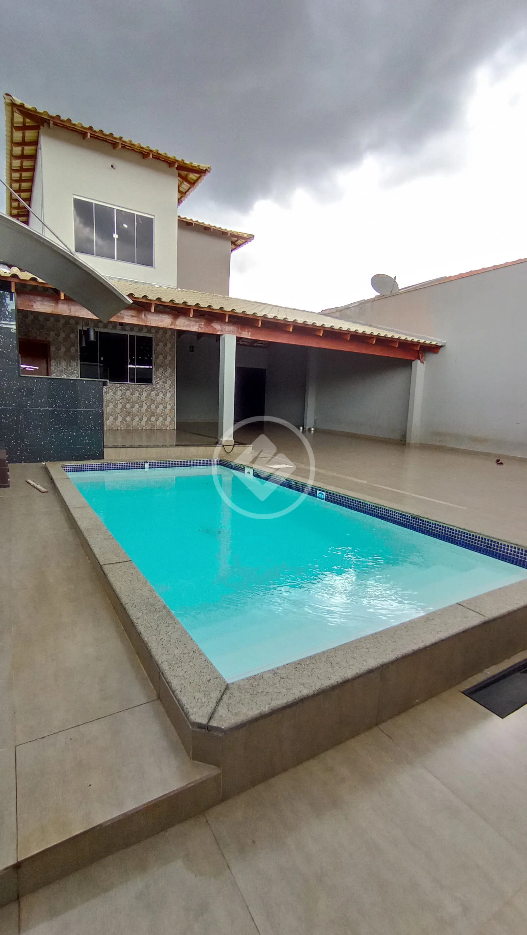 Sobrado à venda com 3 quartos, sendo 1 suíte – 209 m²- Portal do Vale - Uberlândia/MG