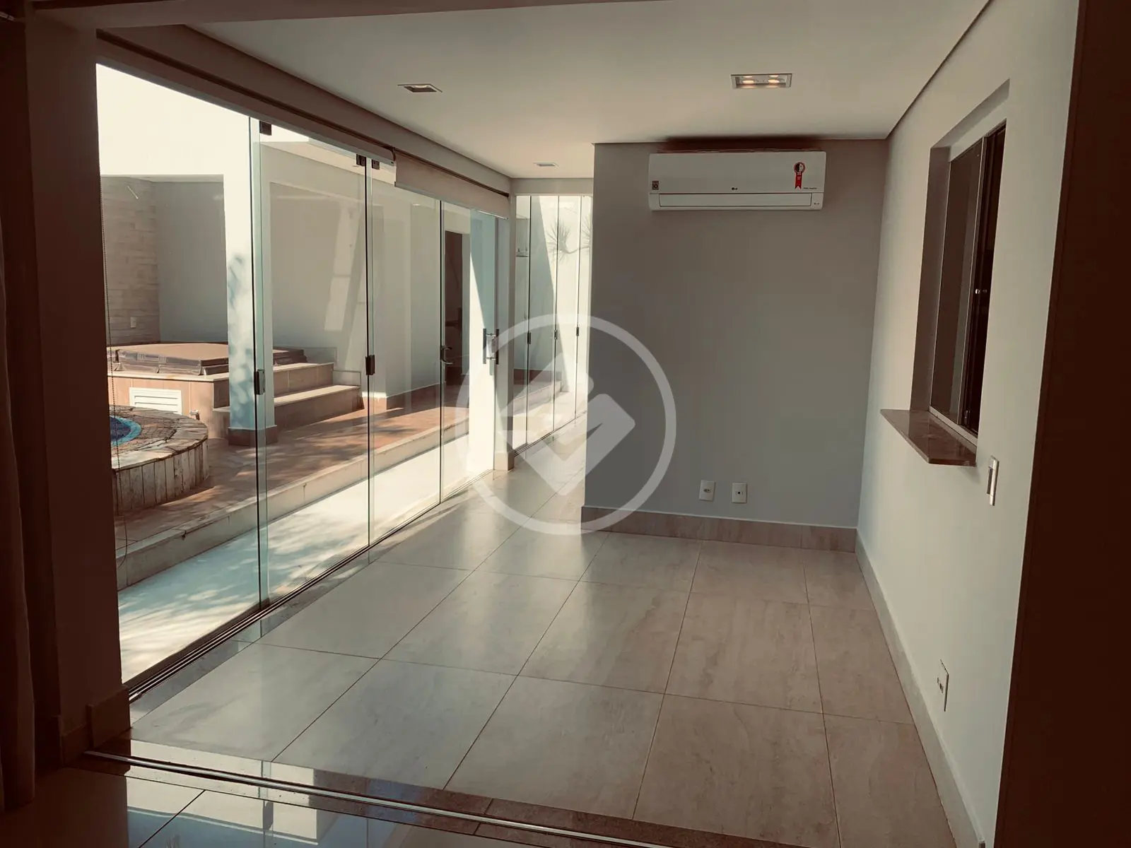 Sobrado Em Condomínio 3 quartos no Jardim Karaíba, Uberlândia — foto 4 de 6