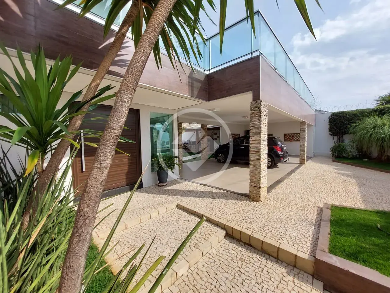 Sobrado Jardim Karaíba, Uberlândia - MG — foto 2