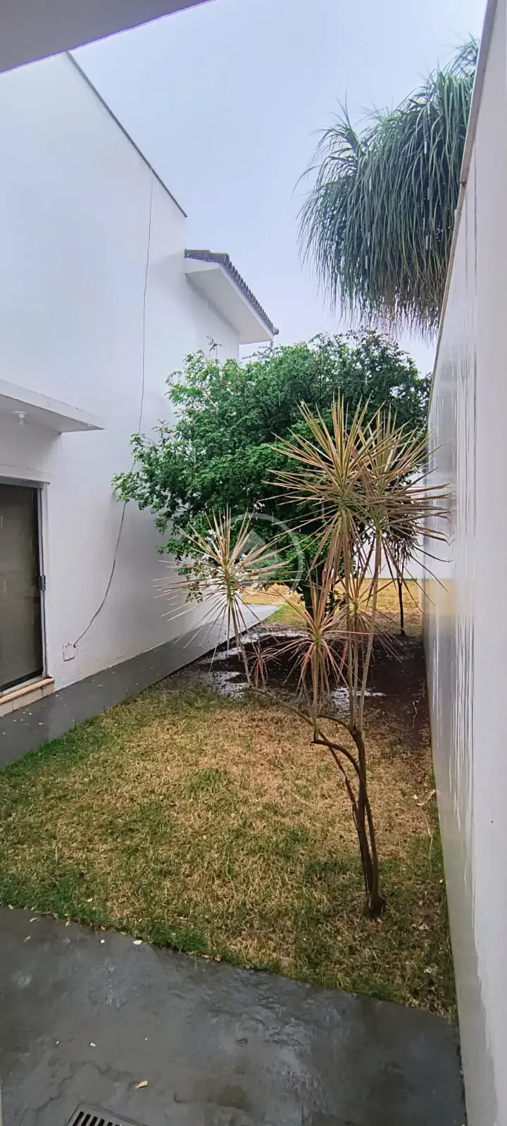 Sobrado Jardim Karaíba, Uberlândia - MG — foto 2