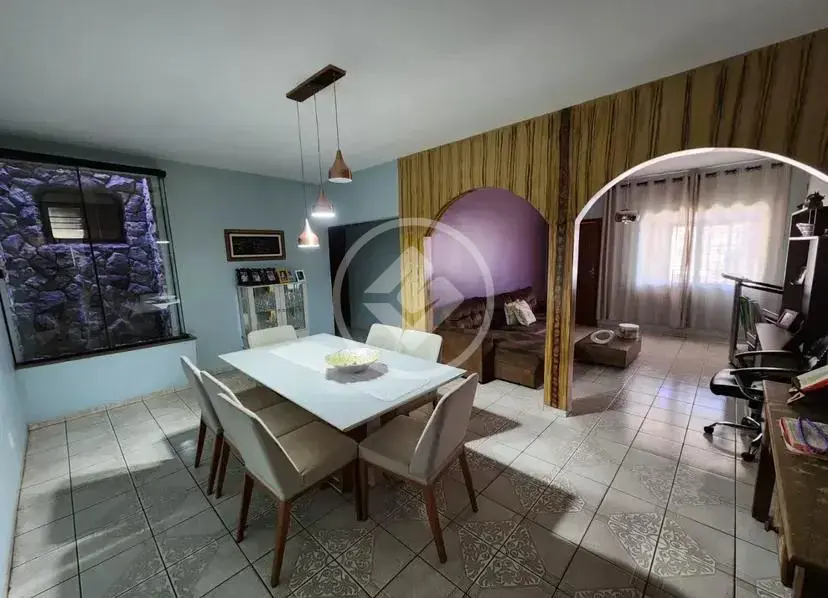 Apartamento com comercio à venda com 2 quartos, sendo 1 suíte- 242m² - Vila Aurora - Rondonópolis – MT