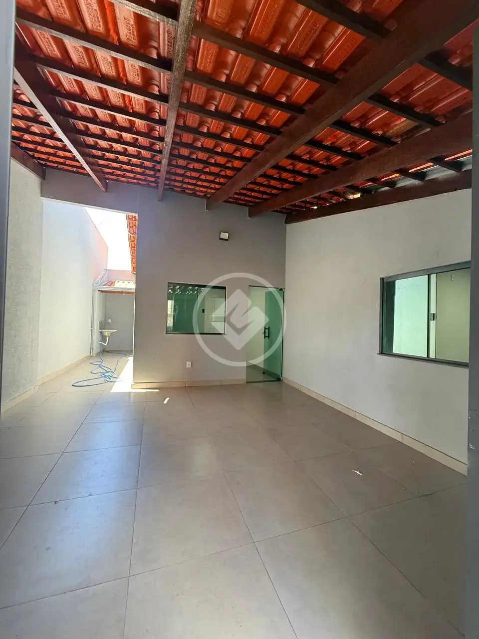 Casa à venda com 3 quartos, sendo 2 suítes - 105m² - Planalto - Uberlândia MG