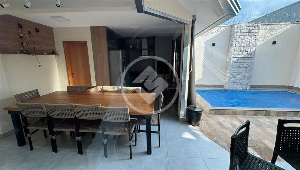 Sobrado 4 quartos no Jardim Patrícia, Uberlândia — foto 3 de 6