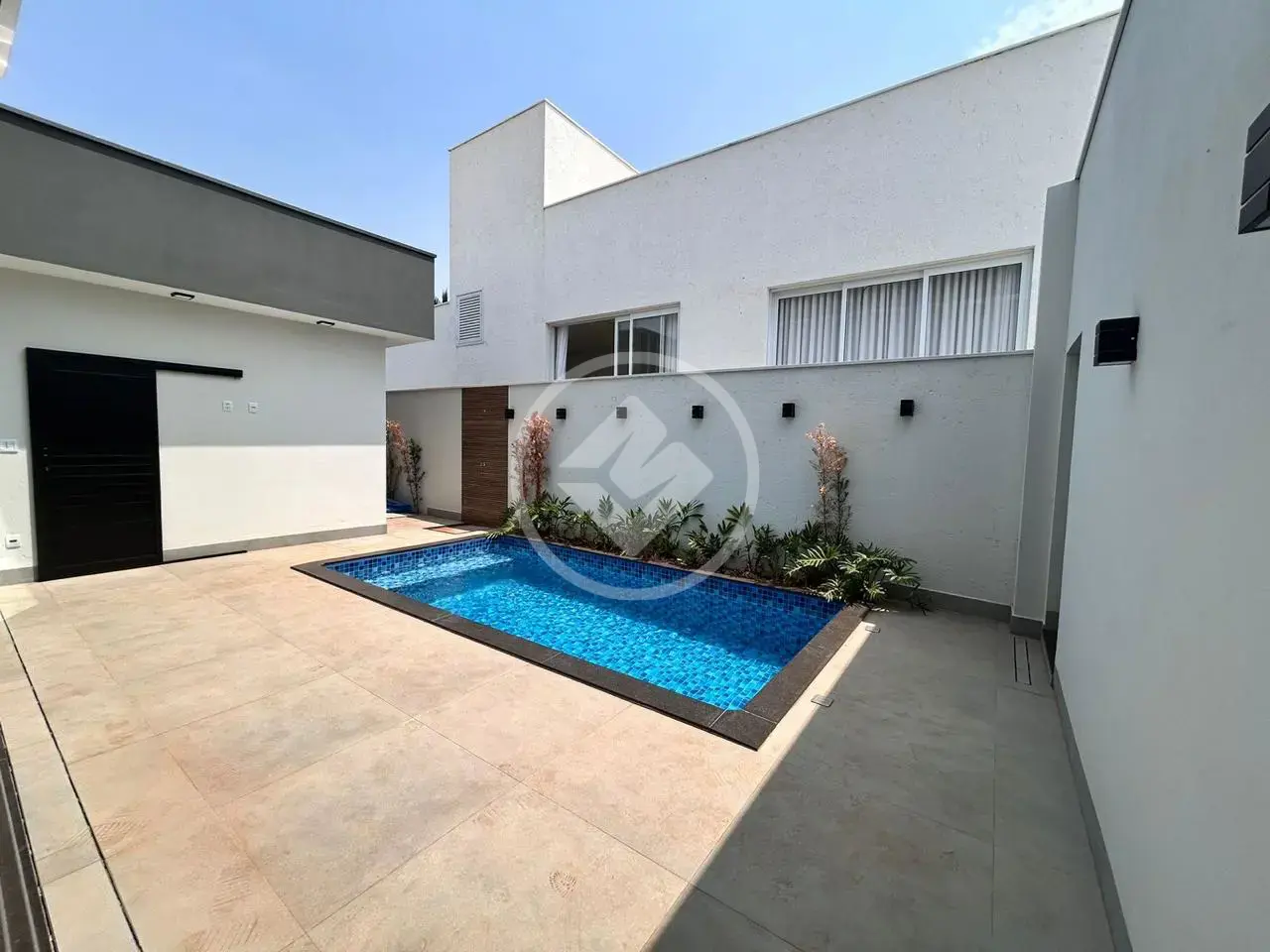 Casa Condomínio Jardim Espanha, Uberlândia - MG — foto 1