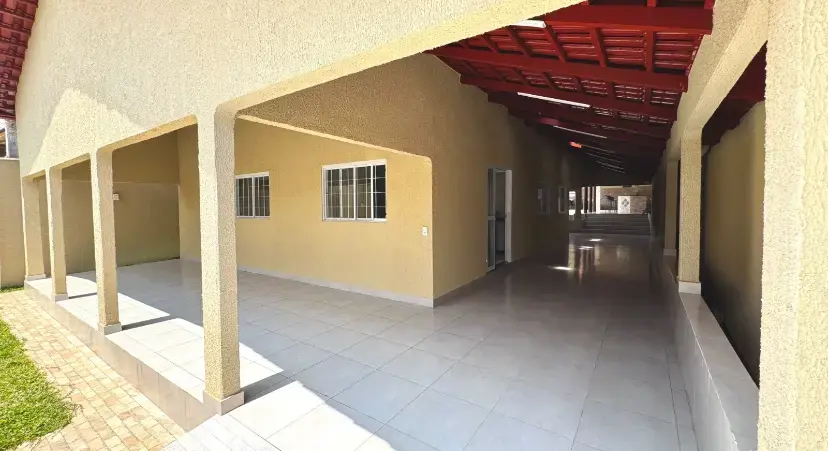 Casa térrea, situado no setor Jardim Petrópolis, divisa com o setor Vila Regina, Goiânia-GO;