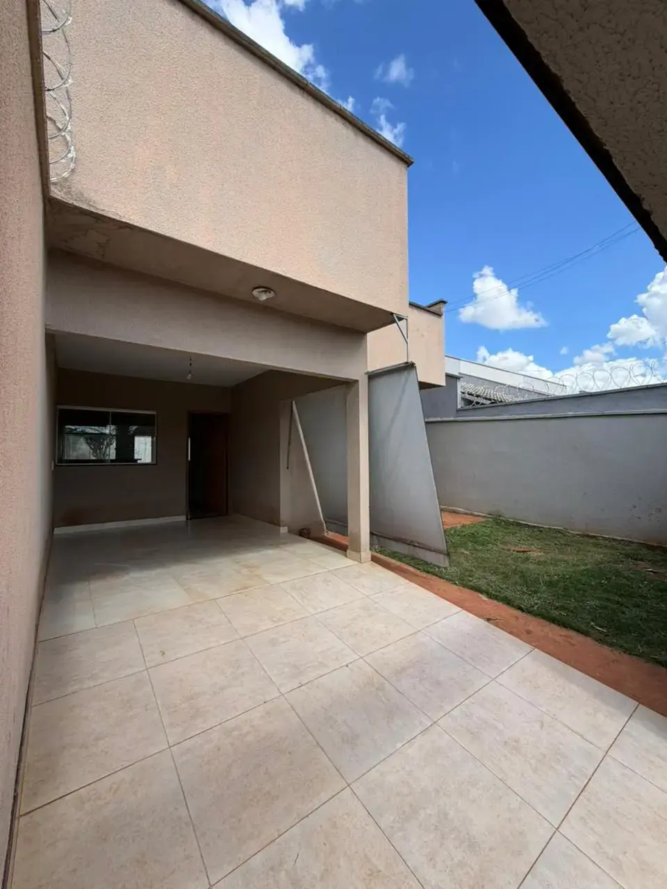 Oportunidade em Trindade: Casa com suíte e quintal amplo!