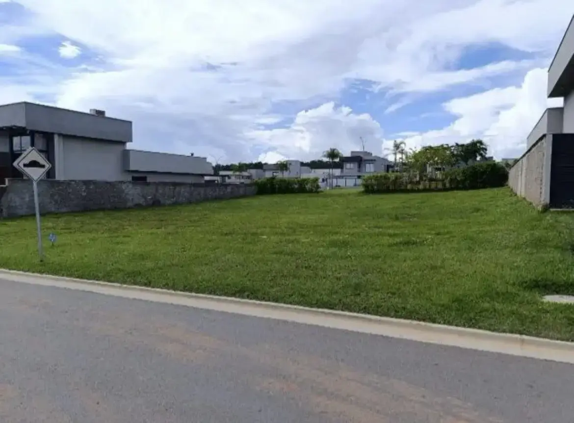 Lote no jardins Bolonha