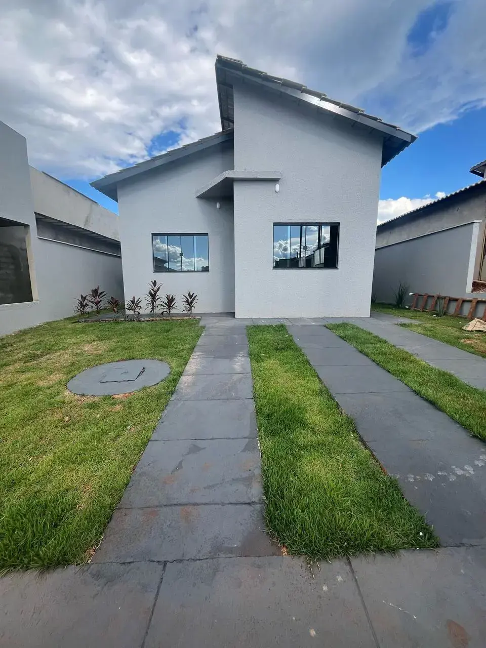 EXELENTE CASA EM COND. TRINDADE