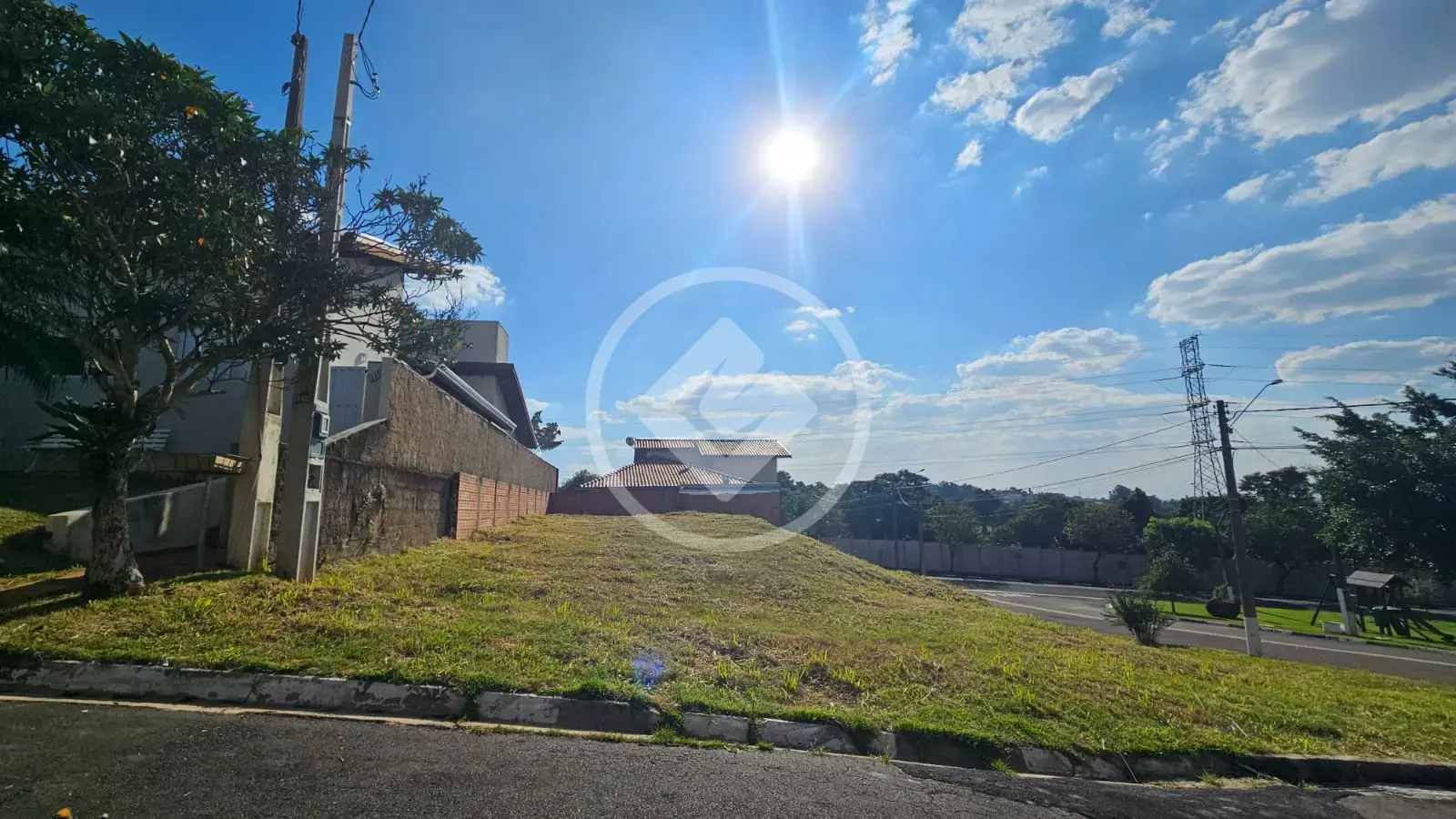 Terreno Condomínio Pinheirinho, Vinhedo - SP — foto 1