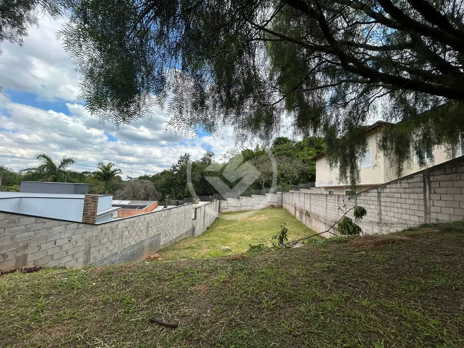 Terreno à venda no Condomínio Picollo Villaggio em Louveira/SP