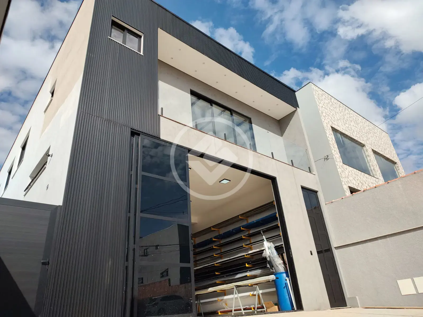 PRÉDIO COMERCIAL A VENDA EM ITUPEVA IMÓVEL NOVO RECENTEMENTE CONSTRUÍDO SALÃO E SALAS COMERCIAIS