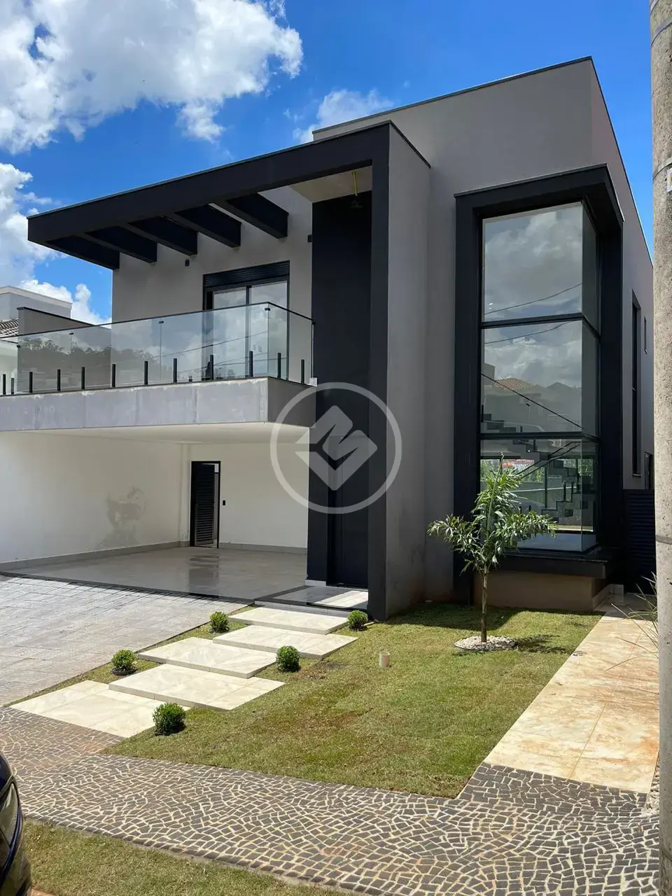 Casa à Venda no Condomínio Vivenda das Cerejeiras em Valinhos