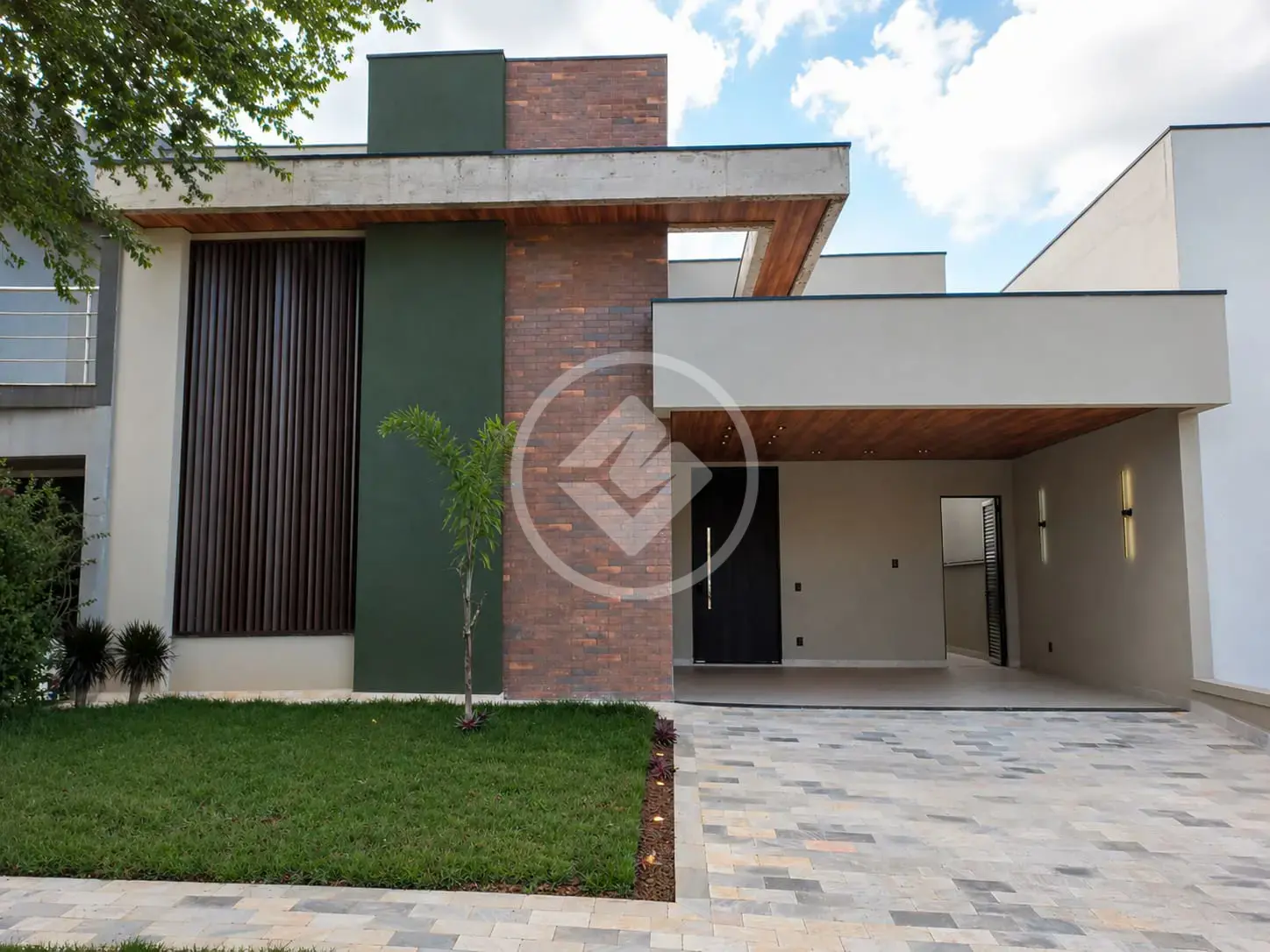 Linda casa nova e térrea á venda no Condomínio Villa do Sol.