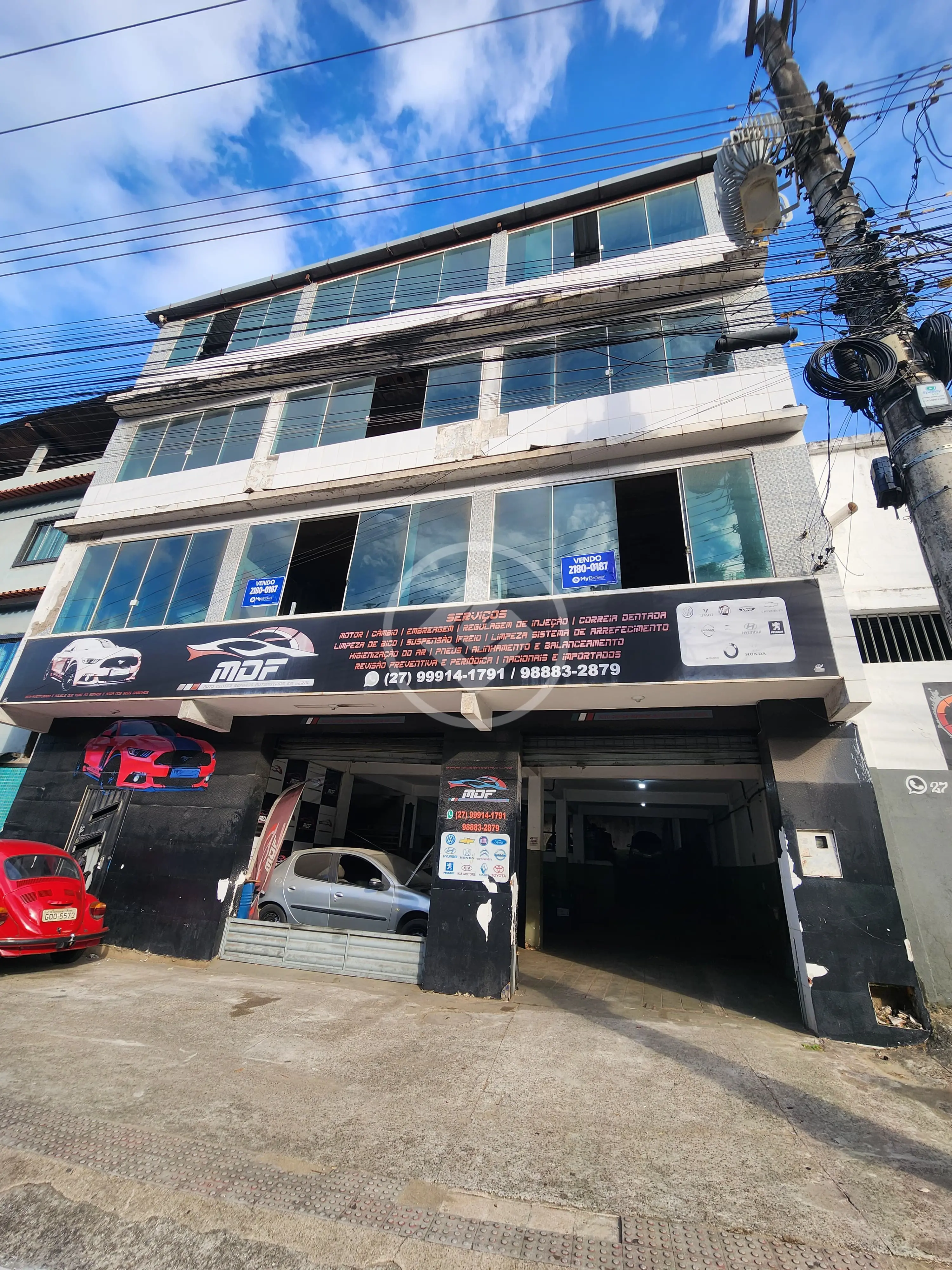Vendo prédio comercial com 3 pavimentos, na região mais movimentada de Cariacica, próximo a prefeitura, hospital, faculdade, entre outros!